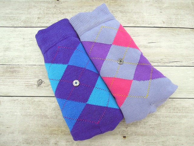 Do czego nosić kolorowe skarpetki?